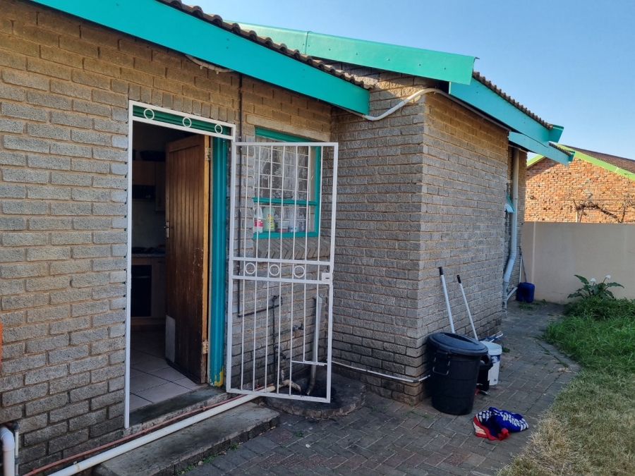 4 Bedroom Property for Sale in Pellissier Free State